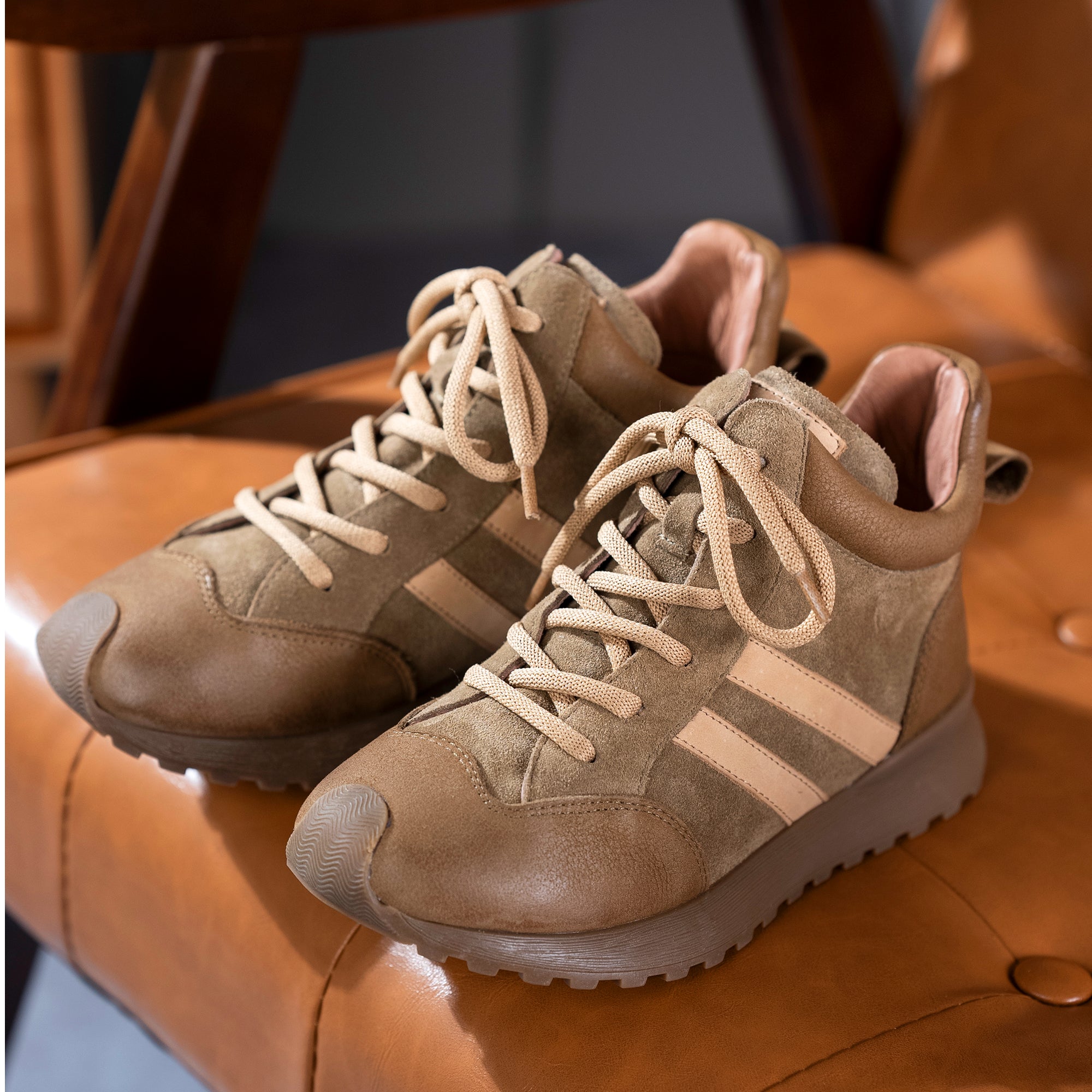 AFrown Women's Walking Sneakers