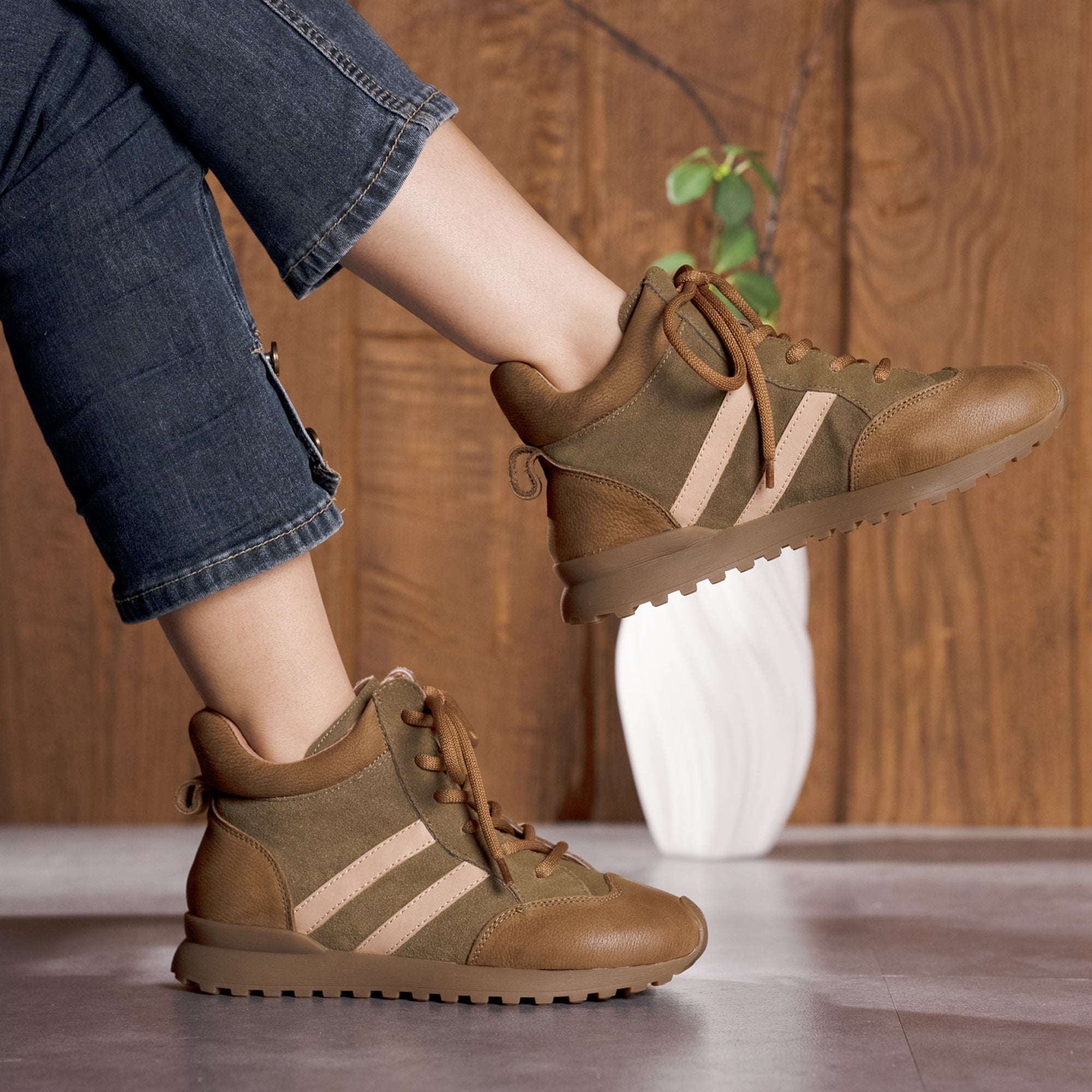 AFrown Women's Walking Sneakers