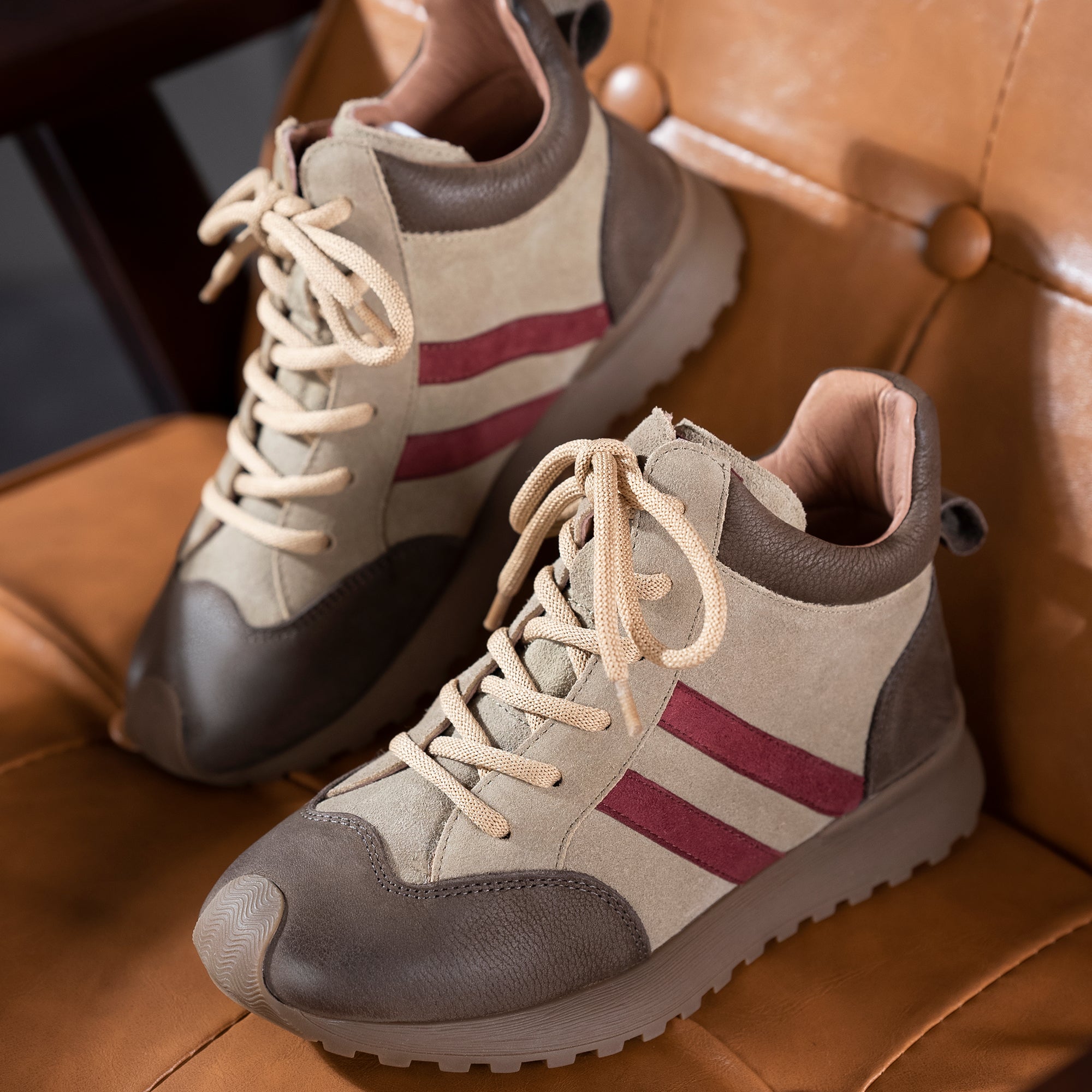 AFrown Women's Walking Sneakers