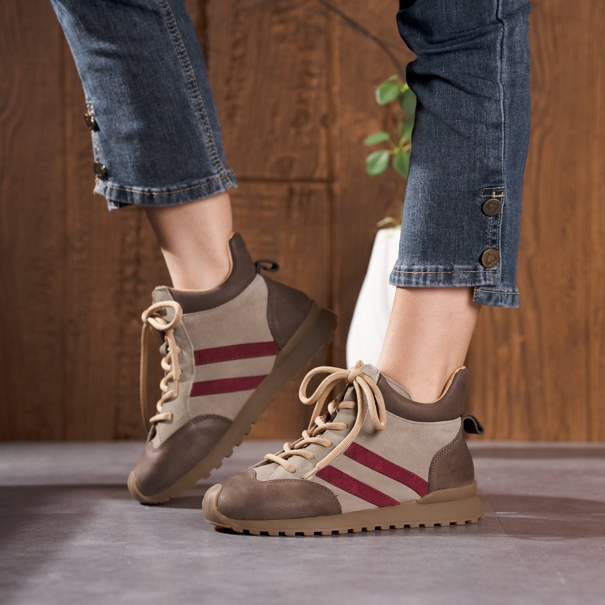 AFrown Women's Walking Sneakers