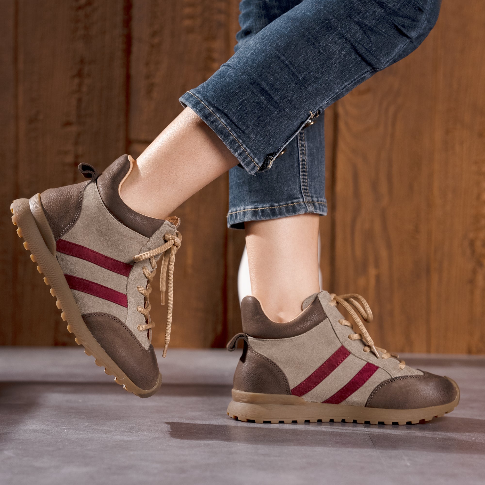 AFrown Women's Walking Sneakers